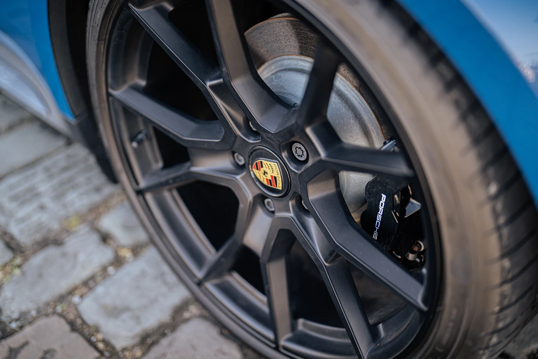 2022 Porsche Taycan GTS - Image 28 of 31