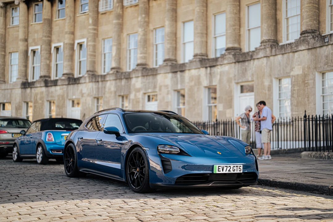 2022 Porsche Taycan GTS - Image 9 of 31