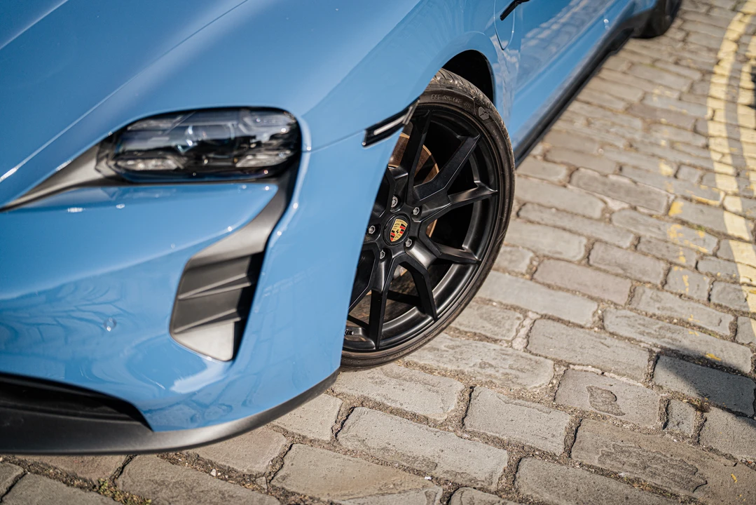 2022 Porsche Taycan GTS - Image 21 of 31