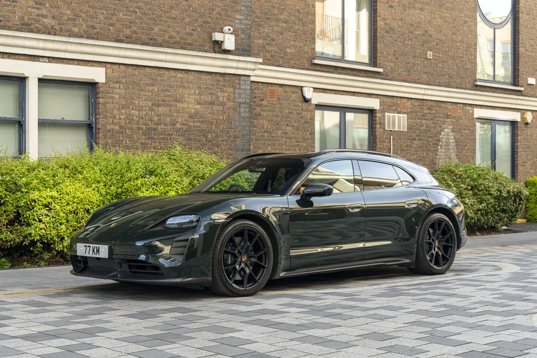 2022 Porsche Taycan GTS - Image 7 of 31