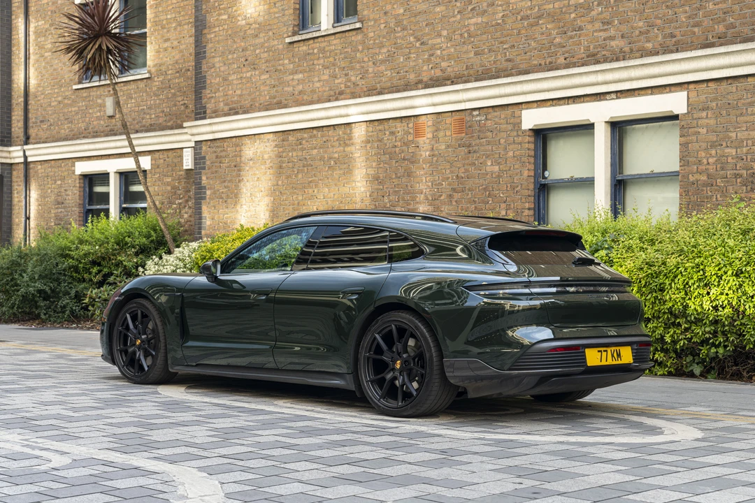 2022 Porsche Taycan GTS - Image 6 of 31