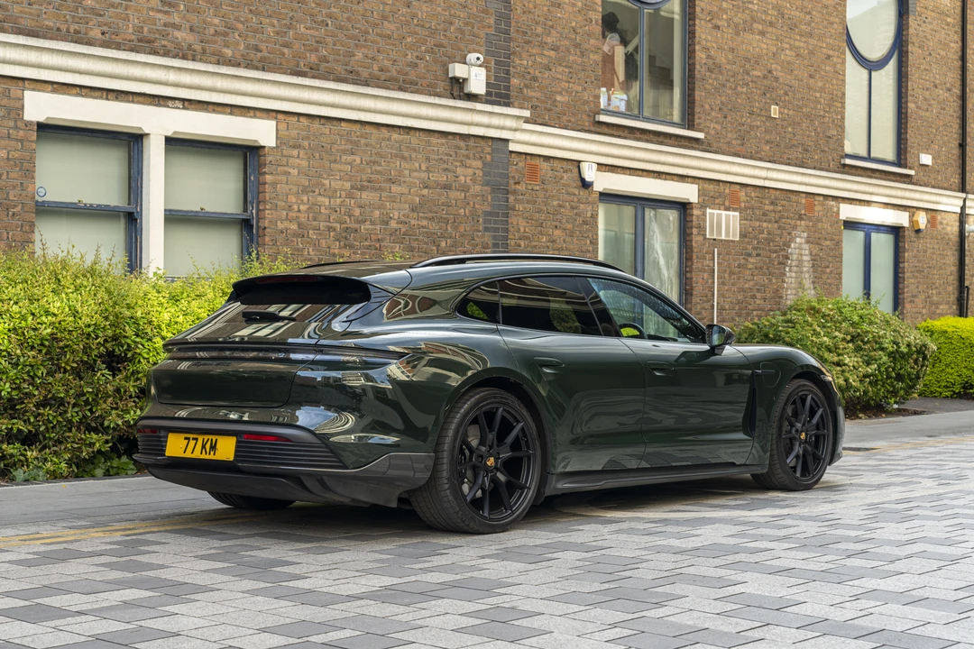 2022 Porsche Taycan GTS - Image 4 of 31