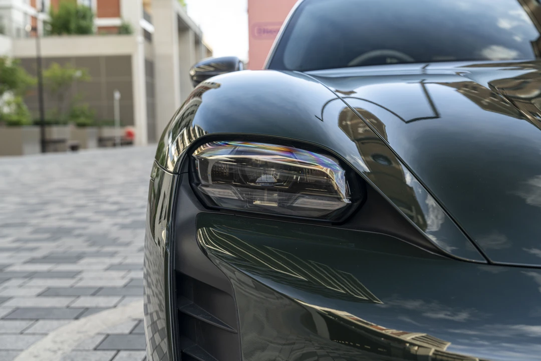 2022 Porsche Taycan GTS - Image 16 of 31
