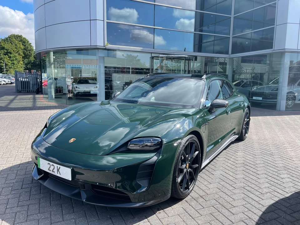 2022 Porsche Taycan GTS - Image 8 of 31