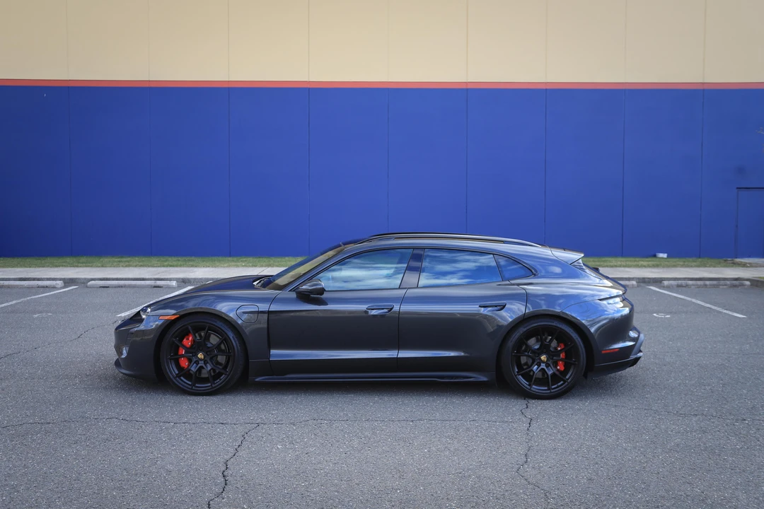 2022 Porsche Taycan GTS - Image 7 of 31