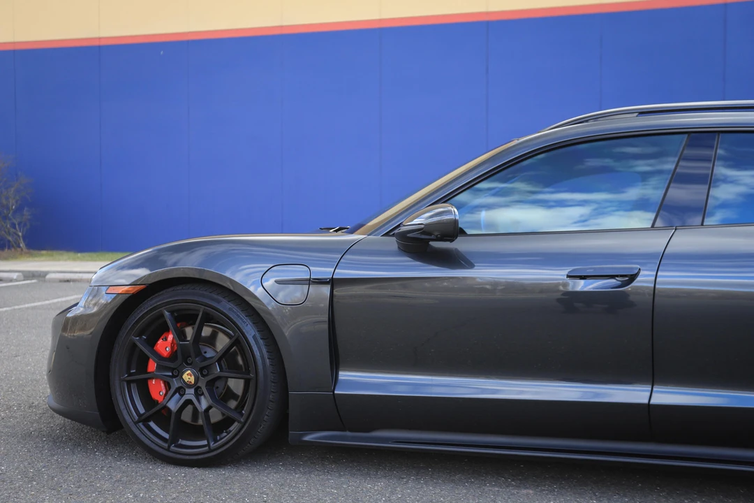 2022 Porsche Taycan GTS - Image 26 of 31