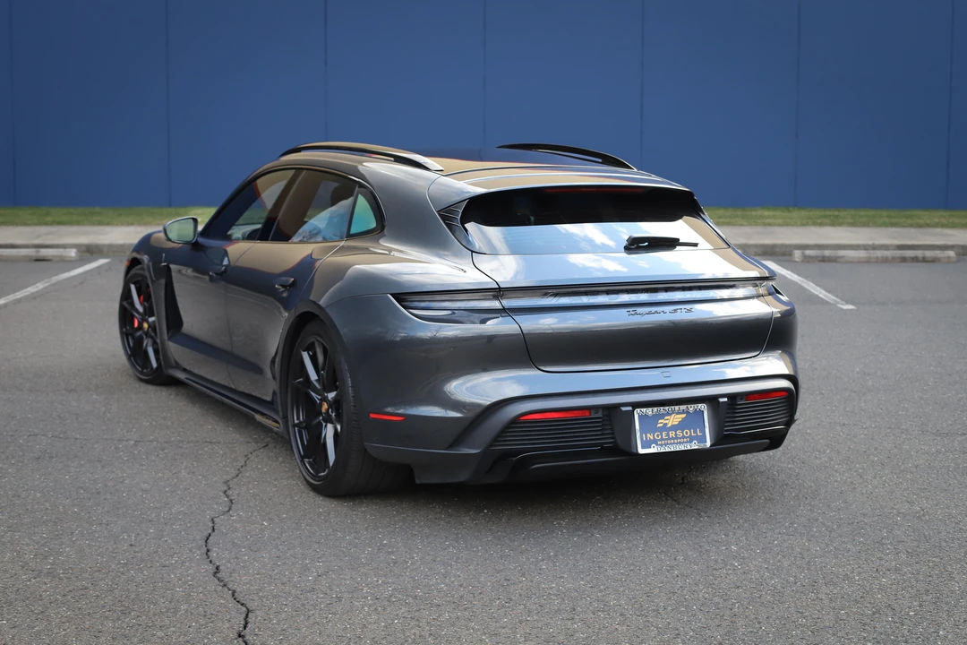 2022 Porsche Taycan GTS - Image 8 of 31