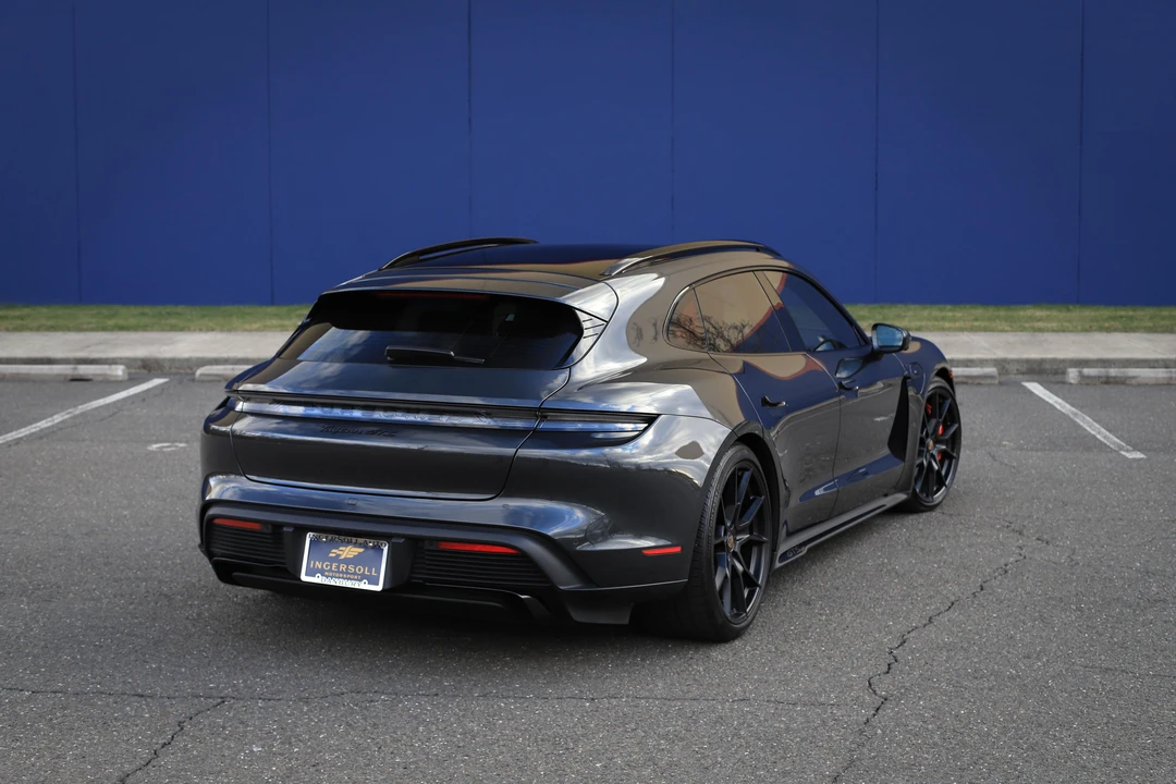 2022 Porsche Taycan GTS - Image 10 of 31