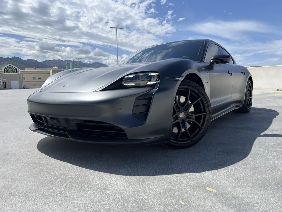 2022 Porsche Taycan Cross Turismo - Image 4 of 31