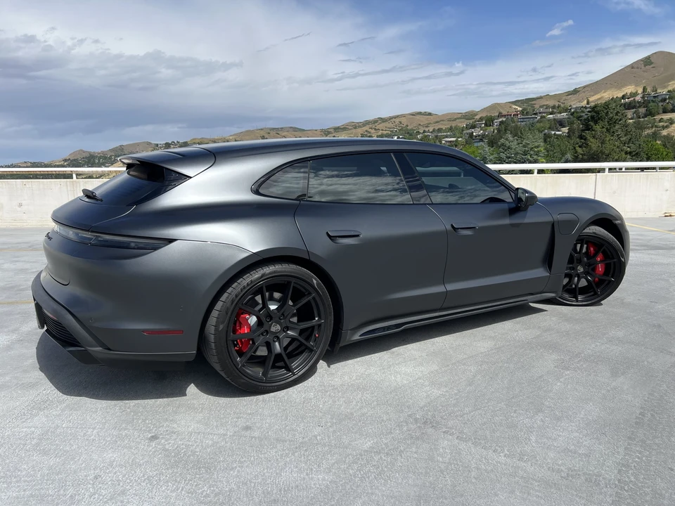 2022 Porsche Taycan Cross Turismo - Image 22 of 31