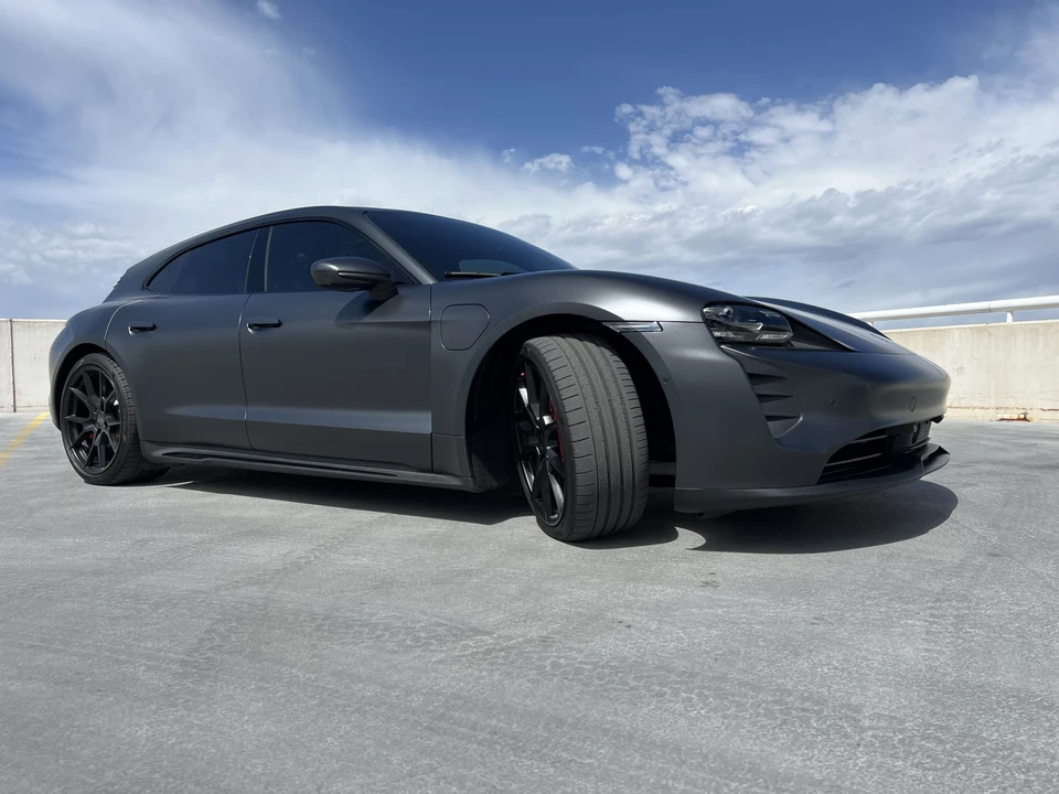 2022 Porsche Taycan Cross Turismo - Image 16 of 31