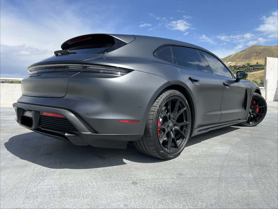 2022 Porsche Taycan Cross Turismo - Image 25 of 31