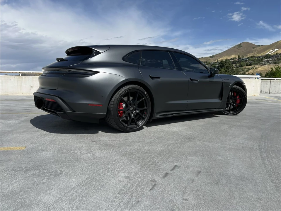 2022 Porsche Taycan Cross Turismo - Image 21 of 31