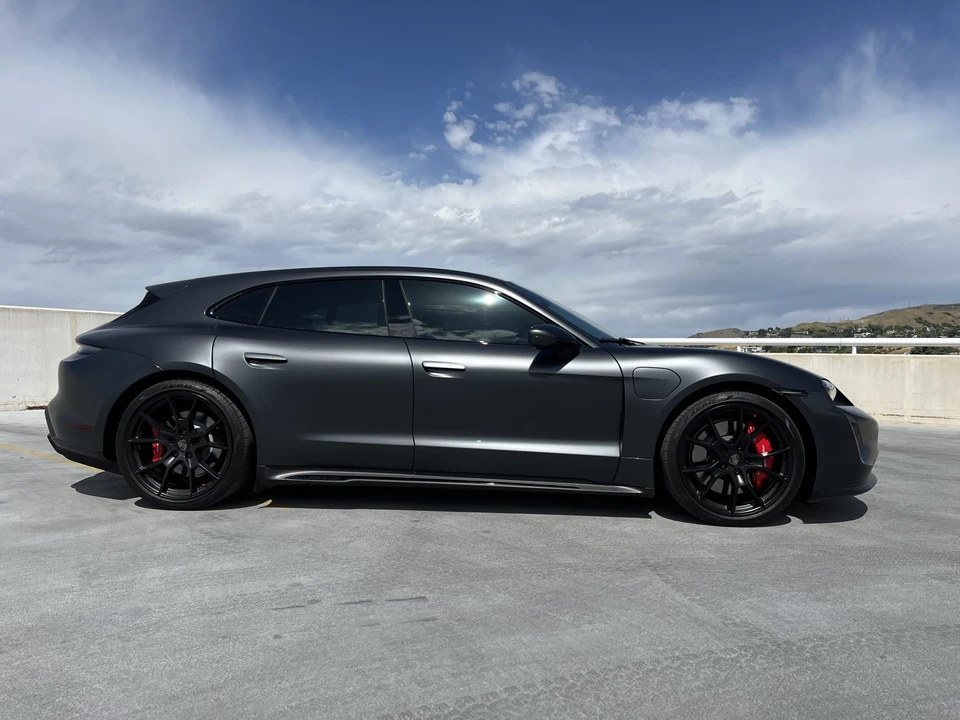 2022 Porsche Taycan Cross Turismo - Image 20 of 31