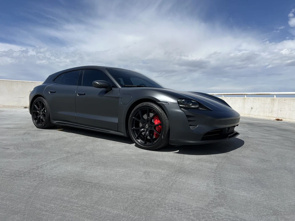 2022 Porsche Taycan Cross Turismo - Image 14 of 31