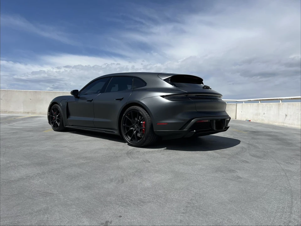 2022 Porsche Taycan Cross Turismo - Image 31 of 31
