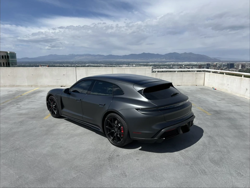 2022 Porsche Taycan Cross Turismo - Image 30 of 31