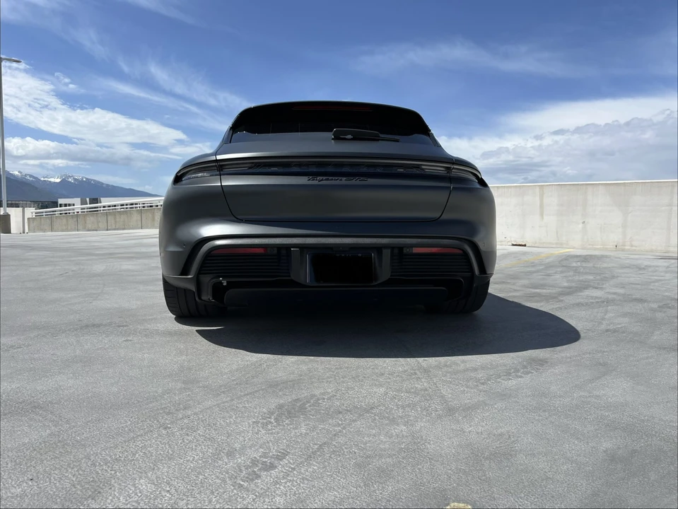 2022 Porsche Taycan Cross Turismo - Image 28 of 31