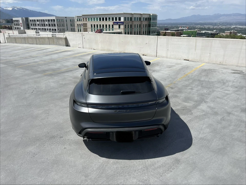 2022 Porsche Taycan Cross Turismo - Image 26 of 31
