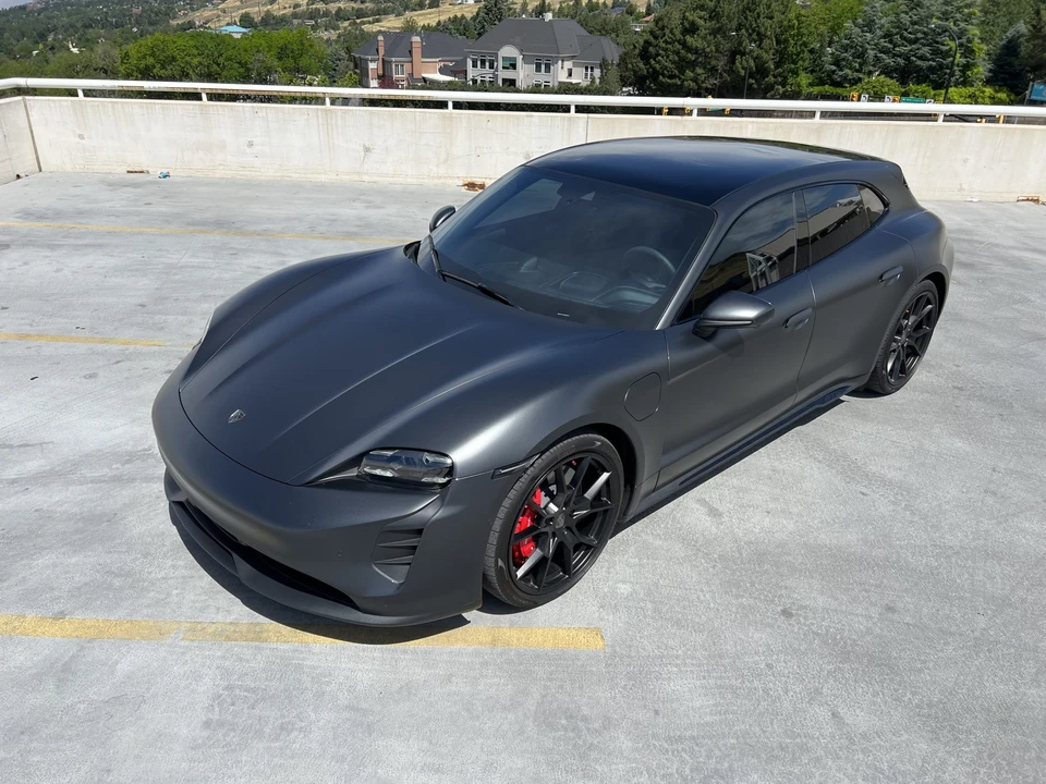 2022 Porsche Taycan Cross Turismo - Image 2 of 31