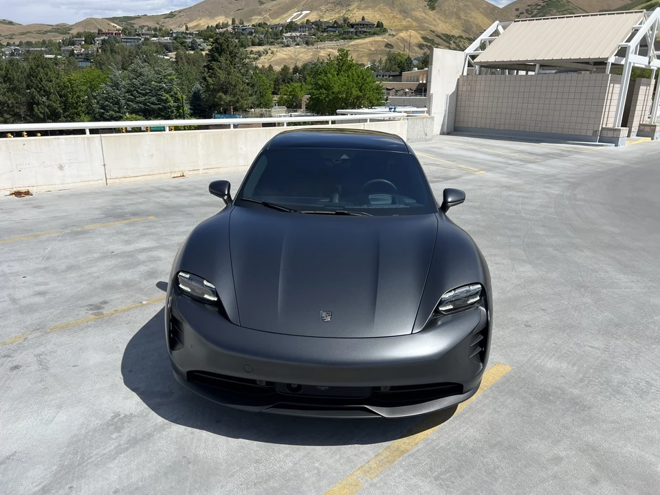 2022 Porsche Taycan Cross Turismo - Image 8 of 31
