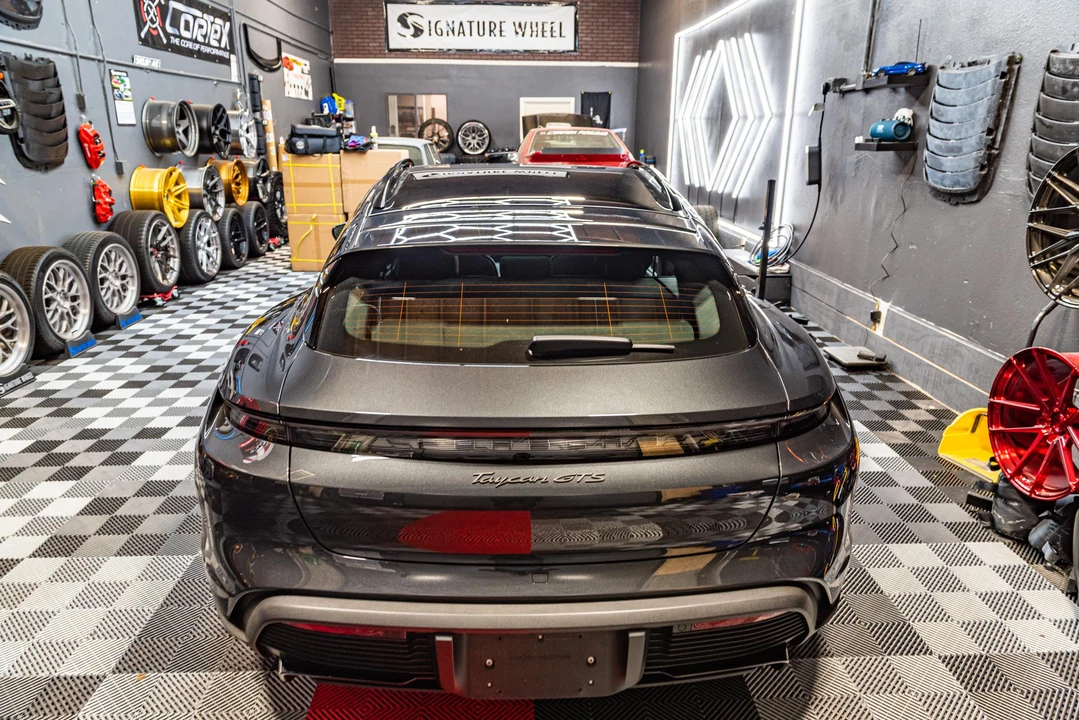 2022 Porsche Taycan GTS - Image 27 of 31