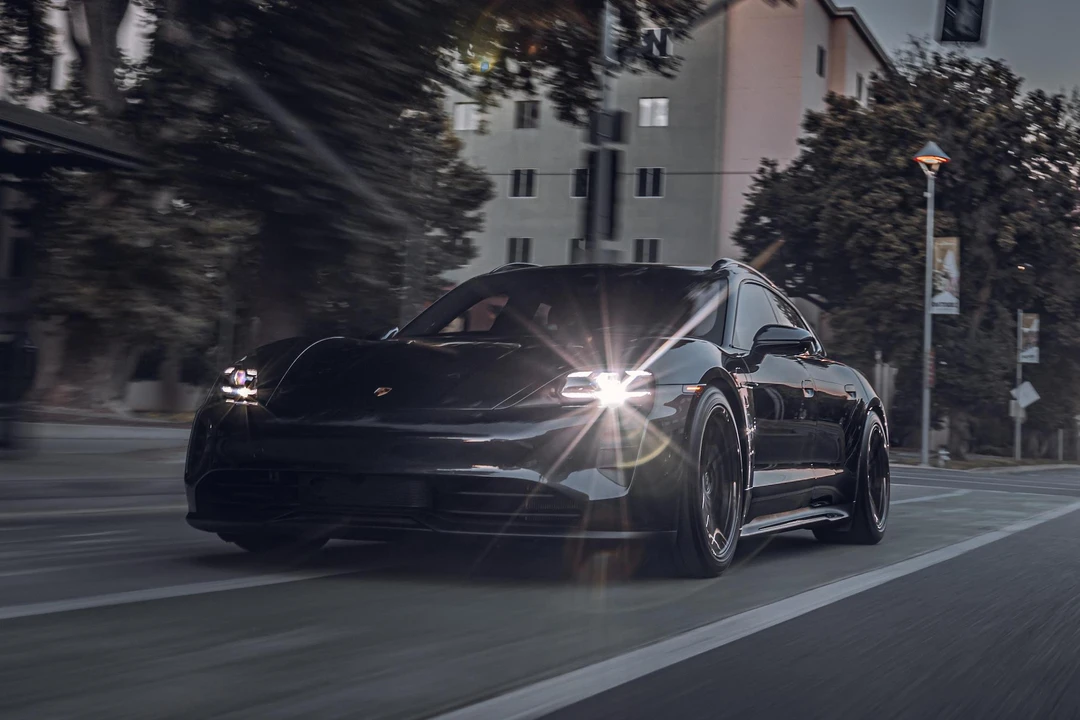 2022 Porsche Taycan GTS - Image 9 of 31