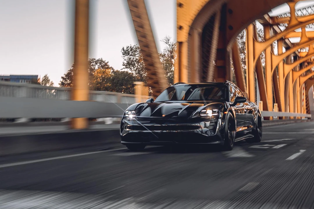 2022 Porsche Taycan GTS - Image 8 of 31