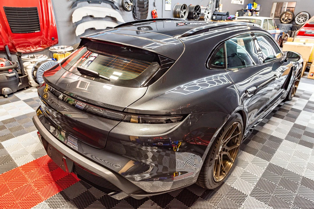 2022 Porsche Taycan GTS - Image 29 of 31