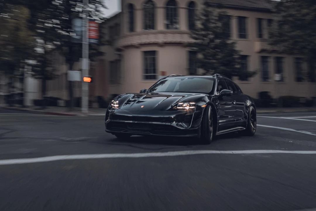 2022 Porsche Taycan GTS - Image 7 of 31