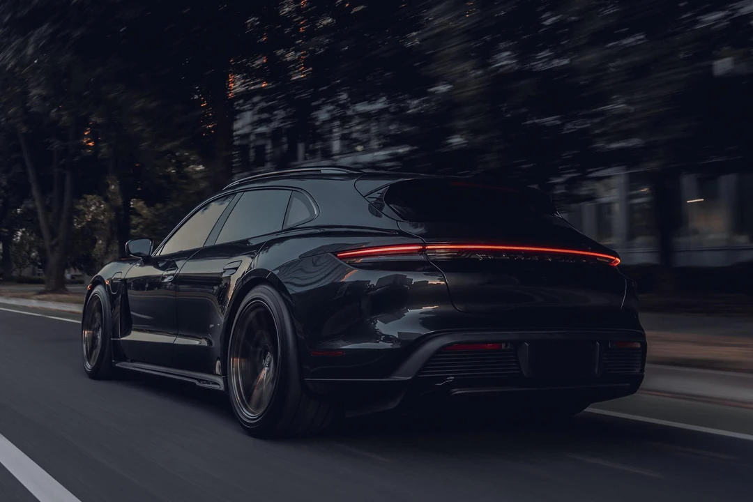 2022 Porsche Taycan GTS - Image 15 of 31