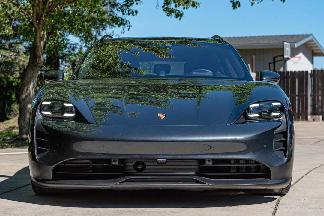 2022 Porsche Taycan GTS - Image 2 of 31