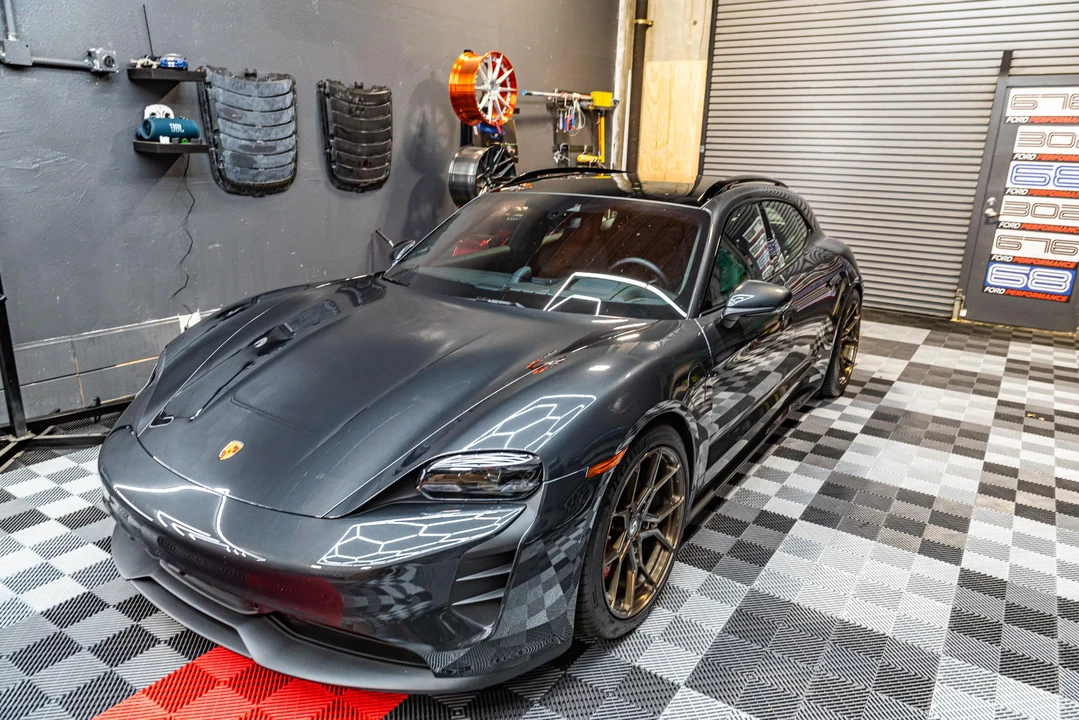 2022 Porsche Taycan GTS - Image 25 of 31