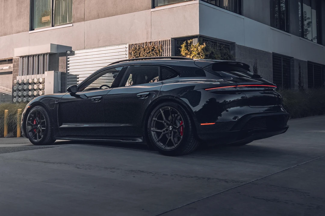 2022 Porsche Taycan GTS - Image 14 of 31