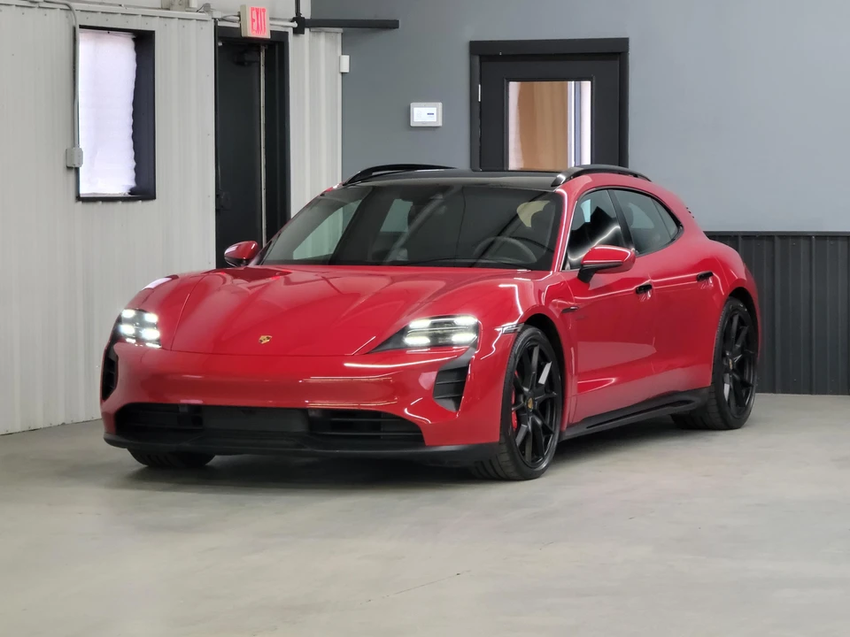 2022 Porsche Taycan GTS - Image 9 of 31