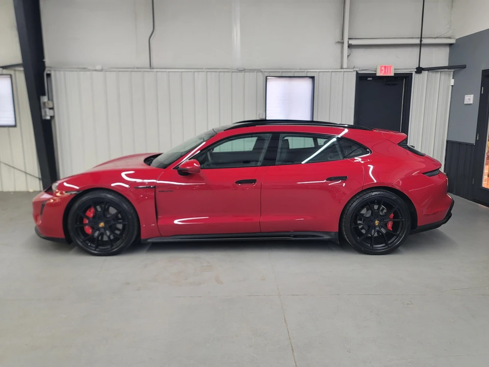 2022 Porsche Taycan GTS - Image 11 of 31