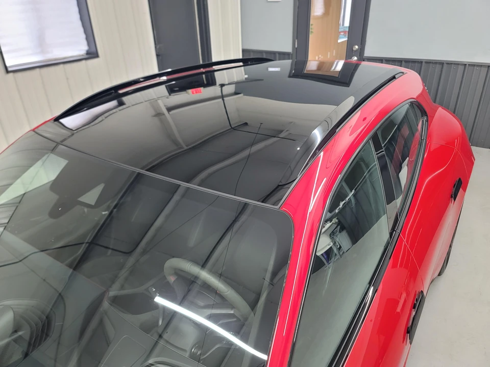 2022 Porsche Taycan GTS - Image 29 of 31