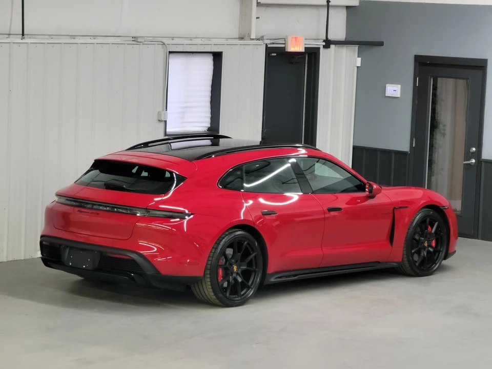 2022 Porsche Taycan GTS - Image 15 of 31