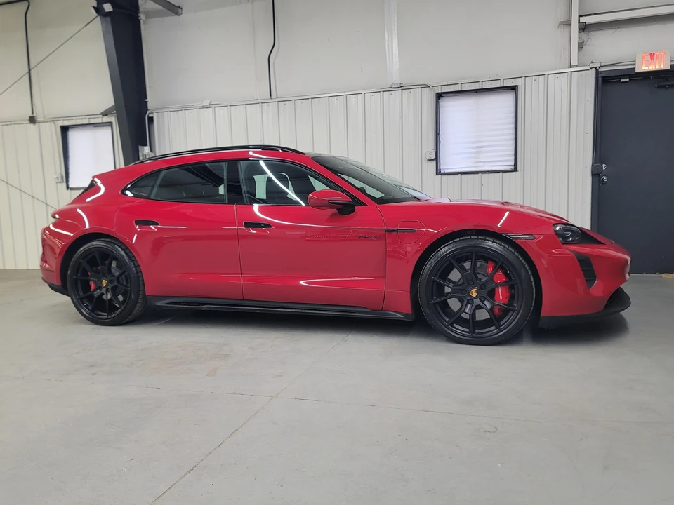 2022 Porsche Taycan GTS - Image 17 of 31