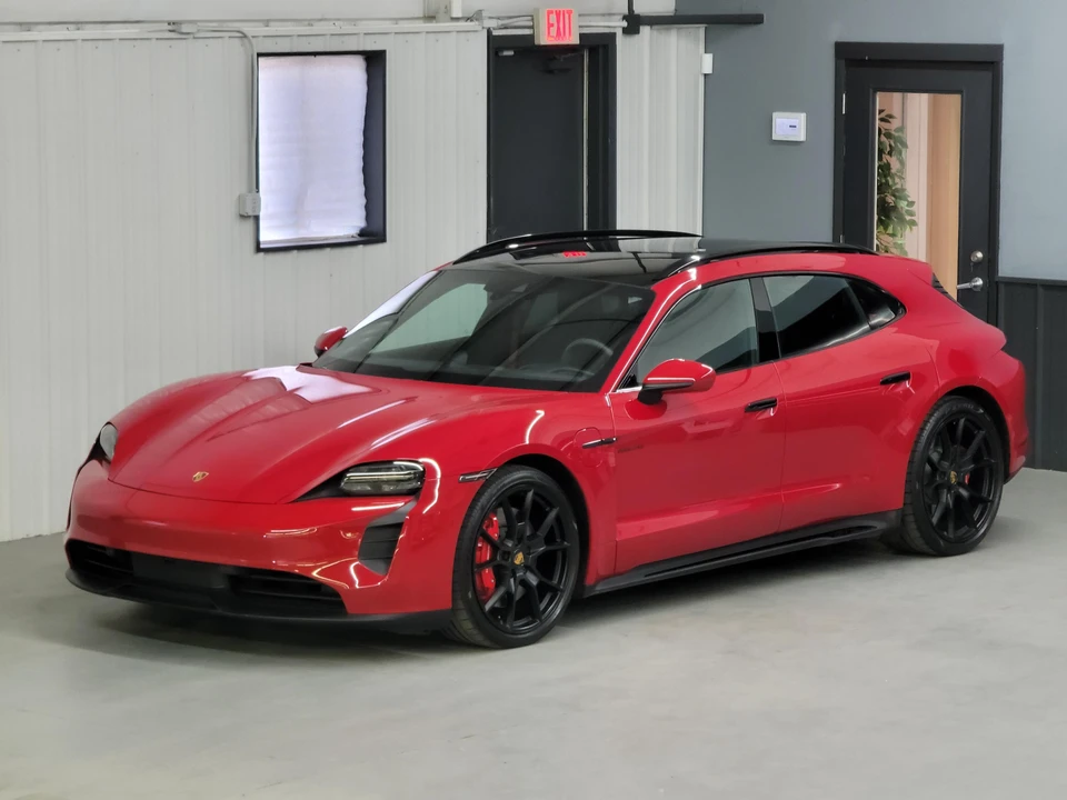 2022 Porsche Taycan GTS - Image 10 of 31