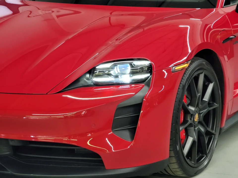 2022 Porsche Taycan GTS - Image 23 of 31