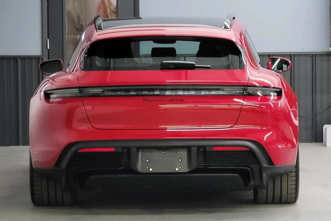 2022 Porsche Taycan GTS - Image 5 of 31