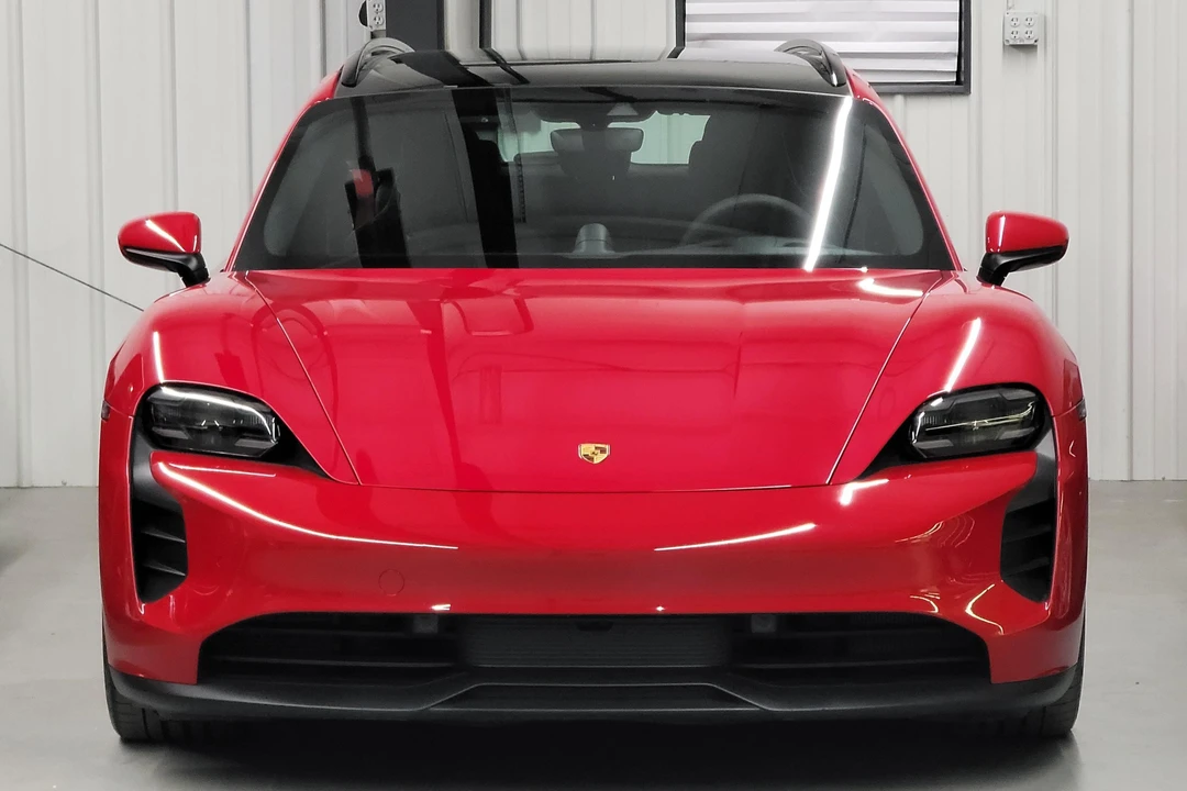 2022 Porsche Taycan GTS - Image 2 of 31