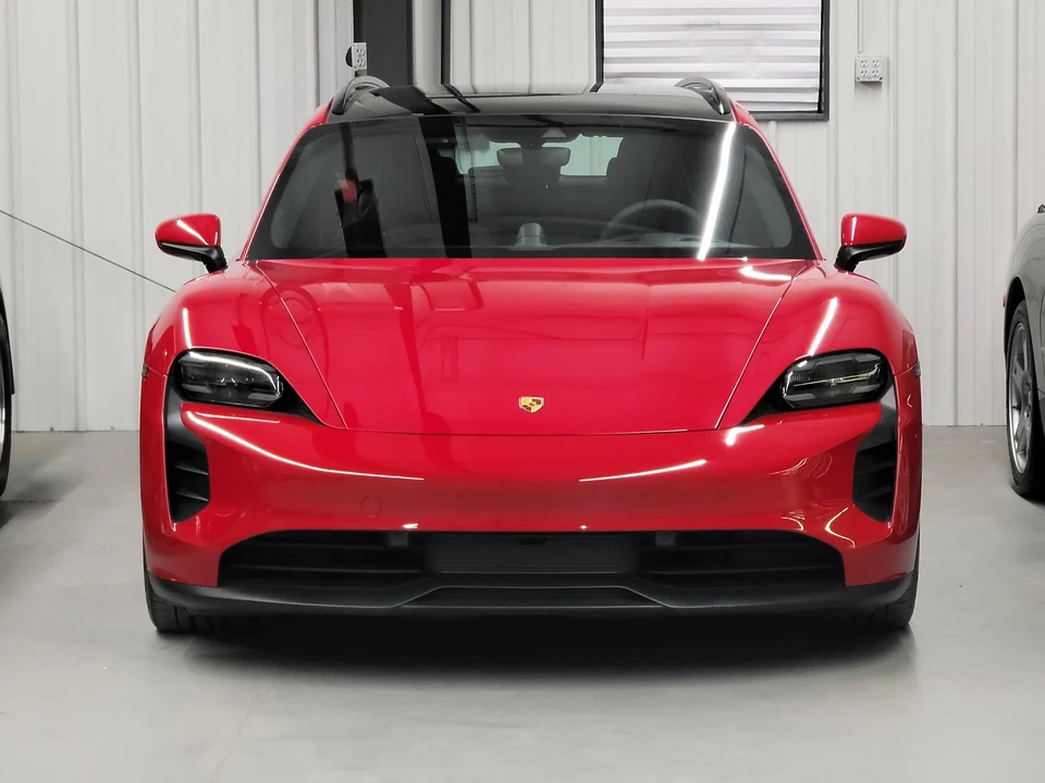 2022 Porsche Taycan GTS - Image 7 of 31