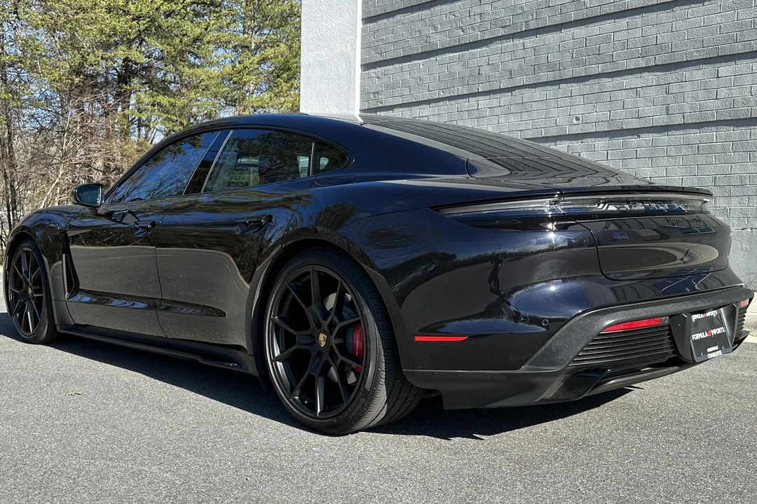 2022 Porsche Taycan GTS - Image 11 of 15