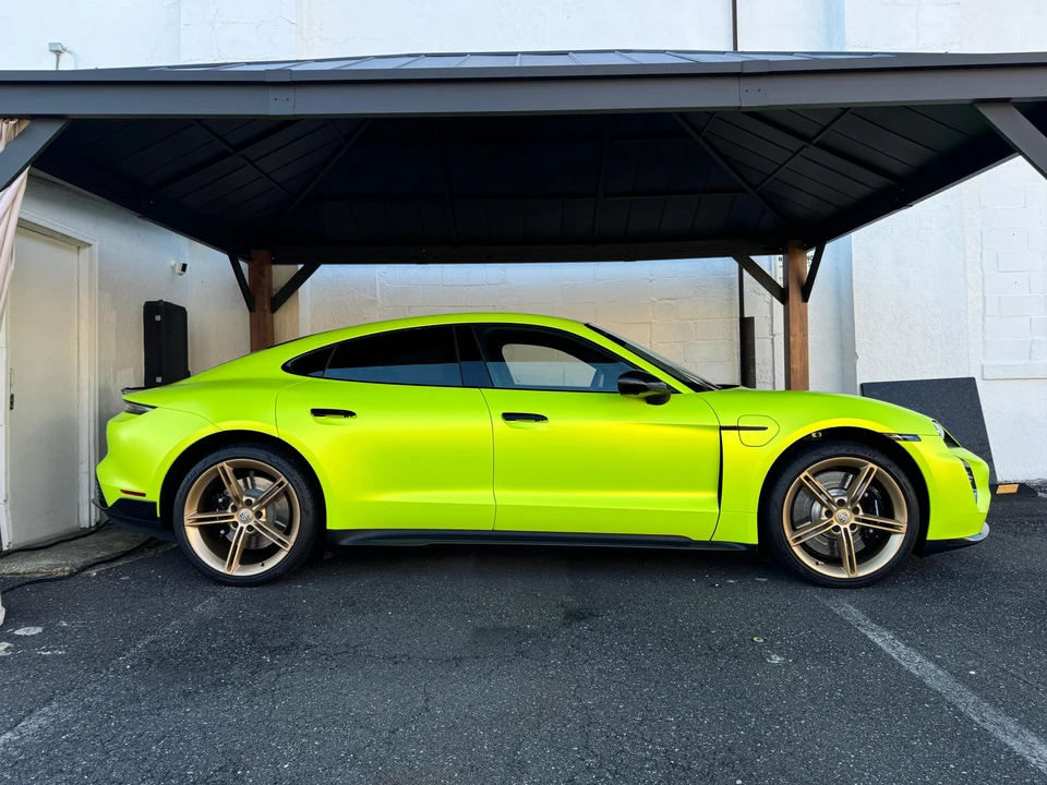 2022 Porsche Taycan GTS - Image 11 of 31