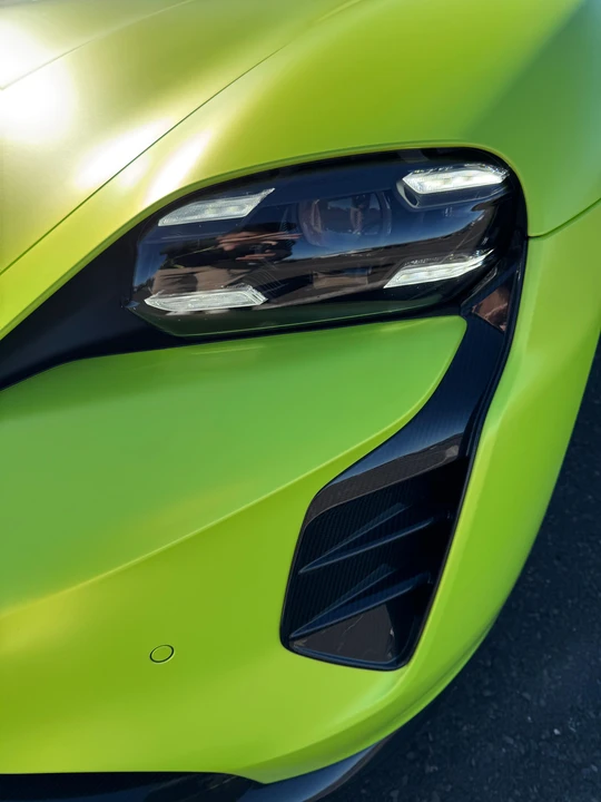 2022 Porsche Taycan GTS - Image 17 of 31