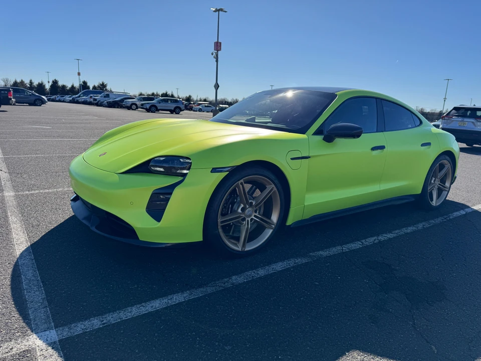 2022 Porsche Taycan GTS - Image 8 of 31