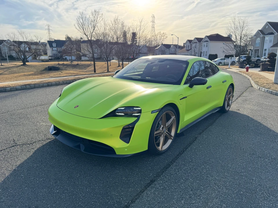 2022 Porsche Taycan GTS - Image 7 of 31