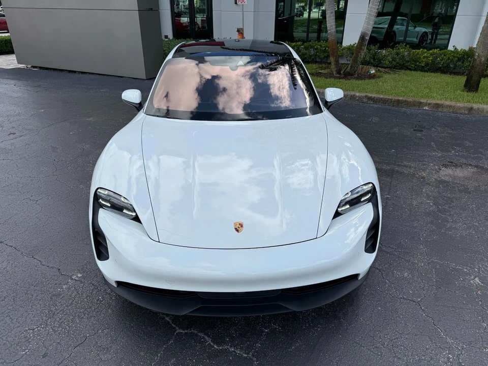 2022 Porsche Taycan GTS - Image 11 of 21